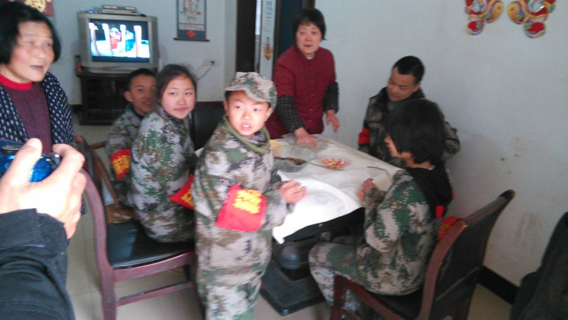 慰问孤寡老人3.jpg