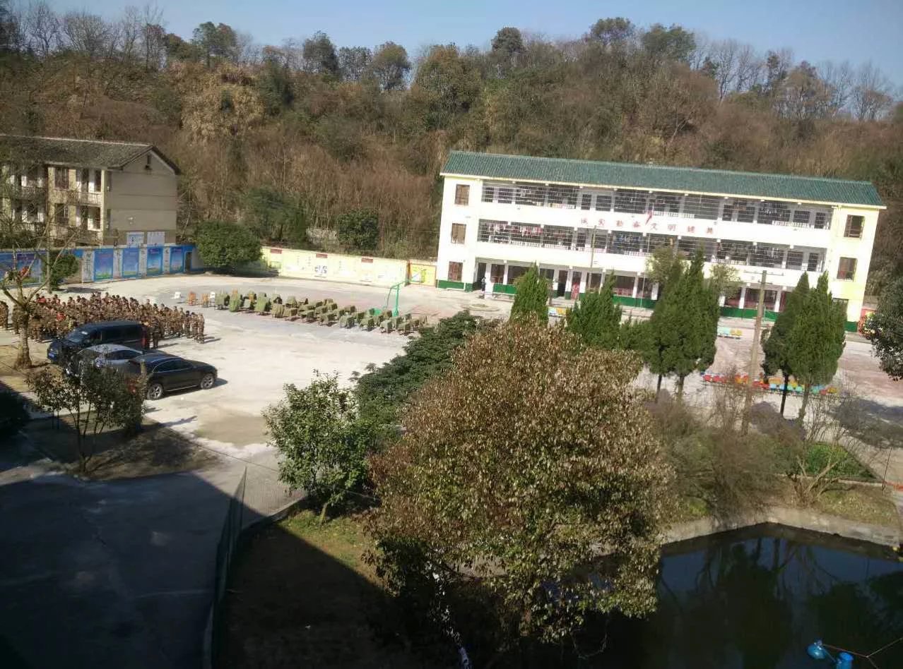学校操场（2）